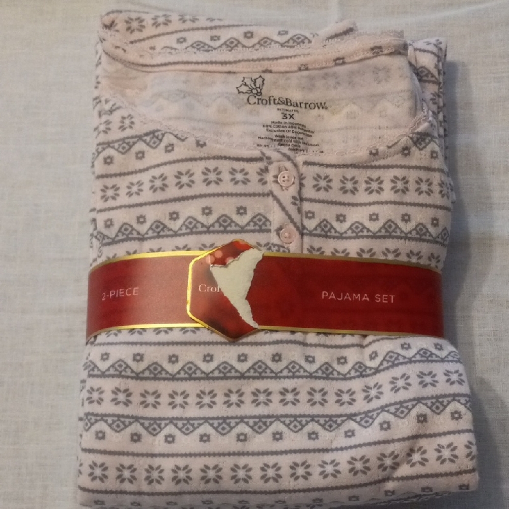 Croft & Barrow Women's Pink and Gray Pajama Set - Picture 1 of 2